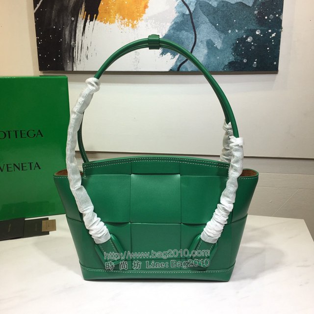 Bottega veneta高端女包 寶緹嘉爆款THE ARCO編織款手提包  BV經典款蝙蝠包  gxz1116